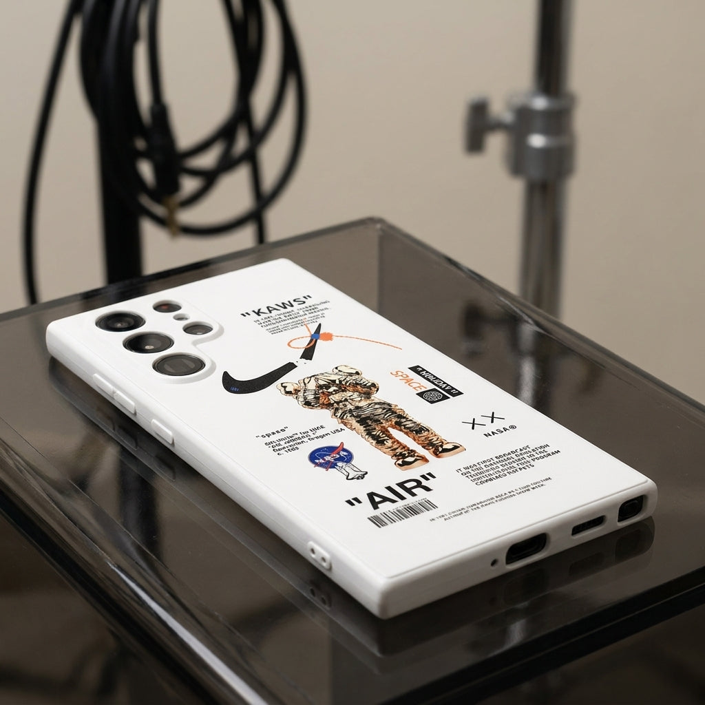 Sneaker Astronaut Streetwear Galaxy Case – White